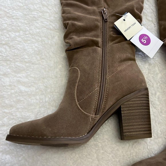 New! Women’s Harlan Boots - Picture 2 of 8